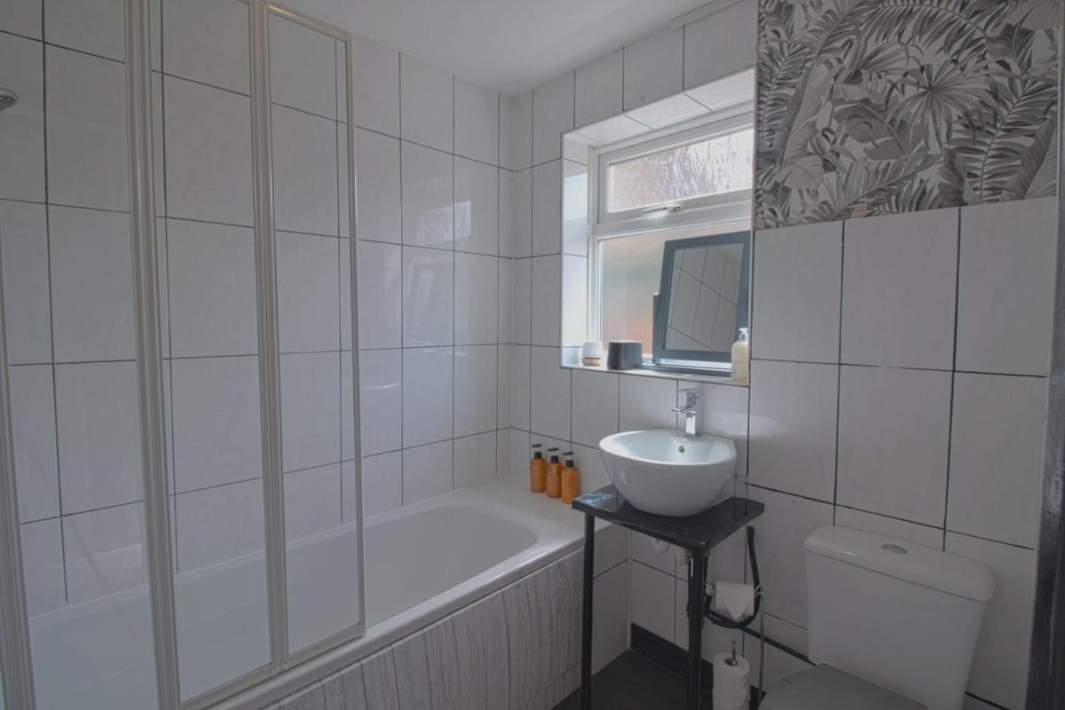 Egton St - Stylish House With Parking, Near Town! Villa Kingston upon Hull Exterior photo